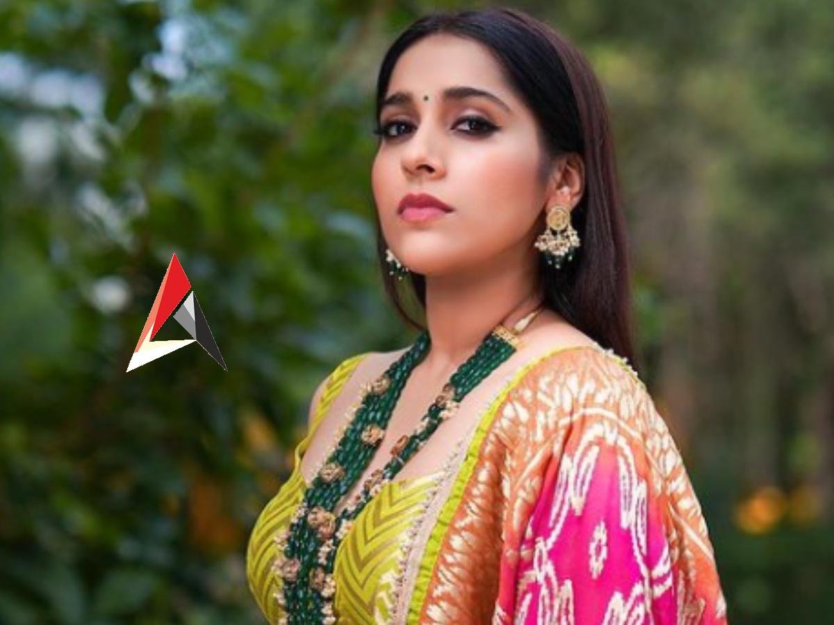 అవసరంలో ప్రాణాలను కూడా లెక్కచేయవు.. యాంకర్ రష్మీ ఎమోషనల్