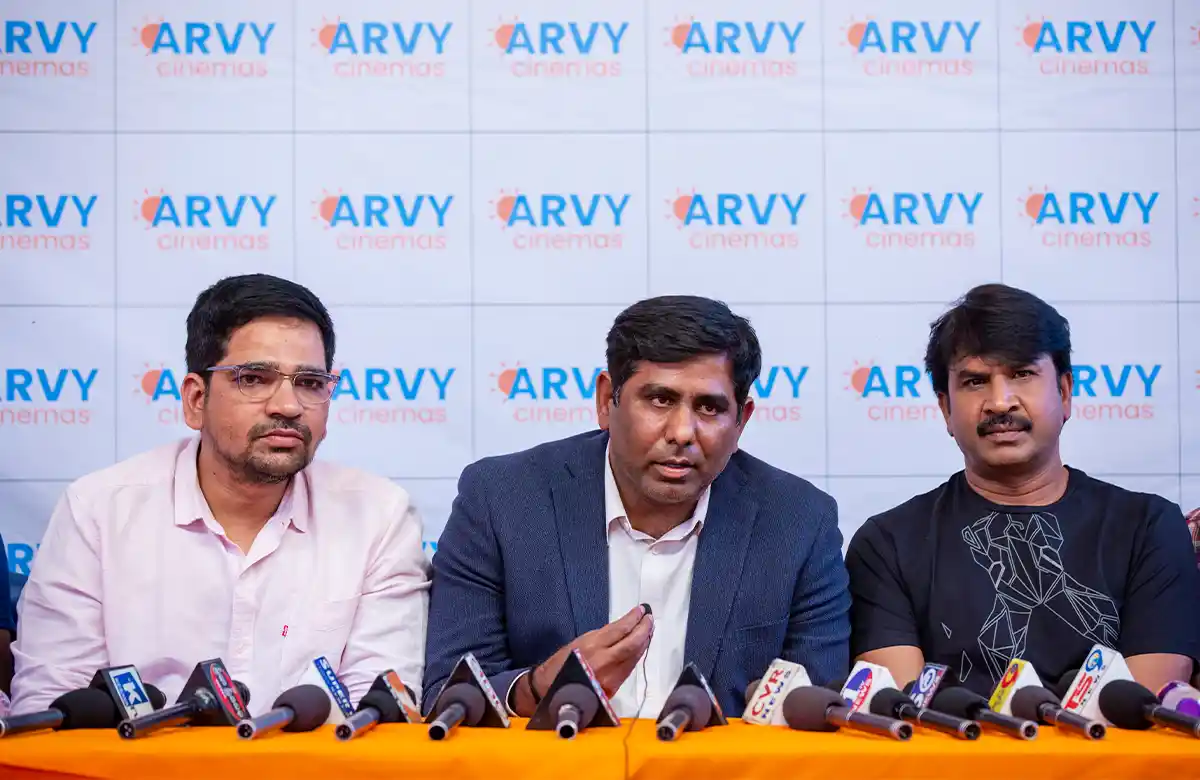 శ్రీనివాస్రెడ్డి, చమ్మక్ చంద్రల ట్రాక్ హైలెట్