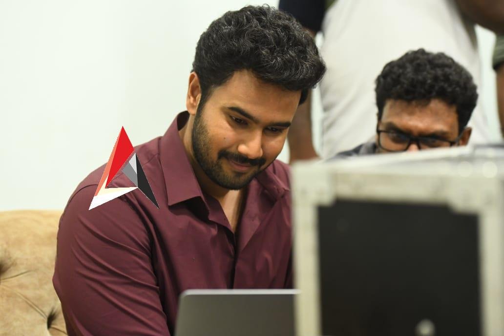 వరుస సినిమాలతో ప్రేక్షకుల ప్రశంశలు పొందుతున్న యువ హీరో రాహుల్ విజయ్