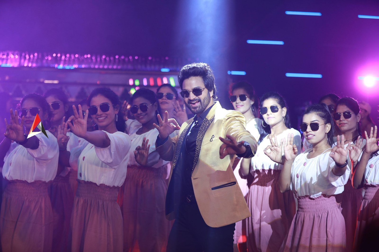 బిగ్ బాస్ ఫెమ్ సోహైల్  హీరోగా దత్తాత్రేయ మీడియా పతాకంపై రూపొందిస్తోన్న “లక్కీ.లక్ష్మణ్‘’ సినిమా నుంచి “అదృష్టం హలో అంది రో.. చందమామ” టైటిల్ లిరికల్ వీడియో సాంగ్ ను రిలీజ్ చేసిన మజిలీ,ఖుషి డైరెక్టర్ శివ నిర్వాణ