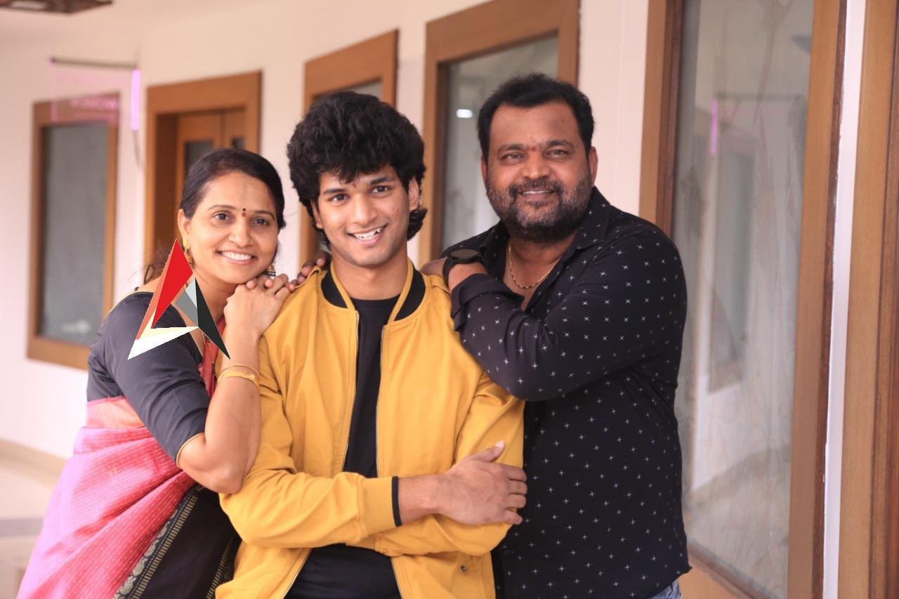 ఘనంగా బుల్లితెర మెగాస్టార్ ప్రభాకర్ తనయుడి ‘ఇంట్రడ్యూసింగ్ చంద్రహాస్’