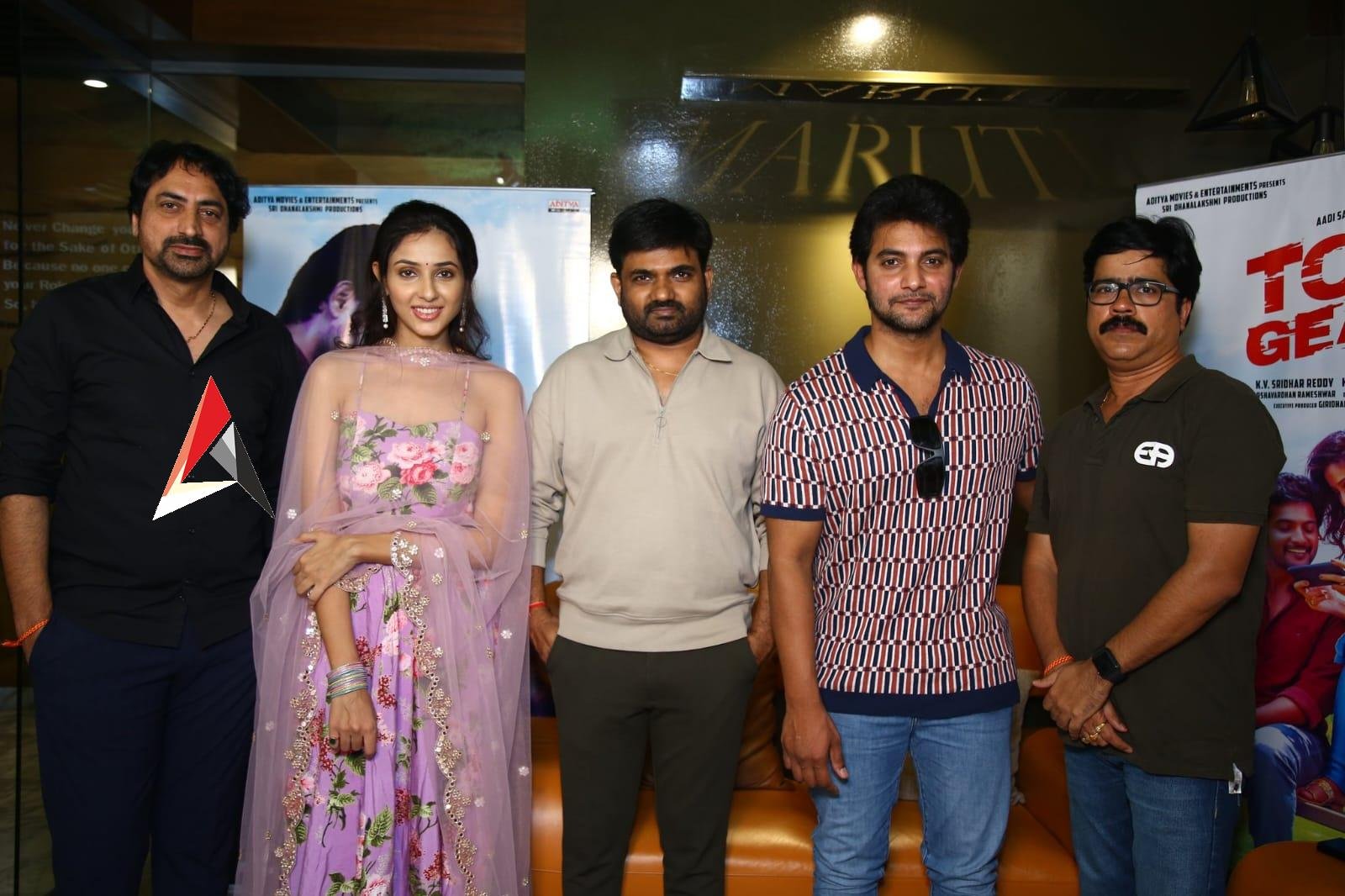 ఆసక్తి రేకెత్తిస్తున్న ఆది సాయి కుమార్ టాప్ గేర్ టీజర్.. డైరెక్టర్ మారుతి చేతుల మీదుగా రిలీజ్