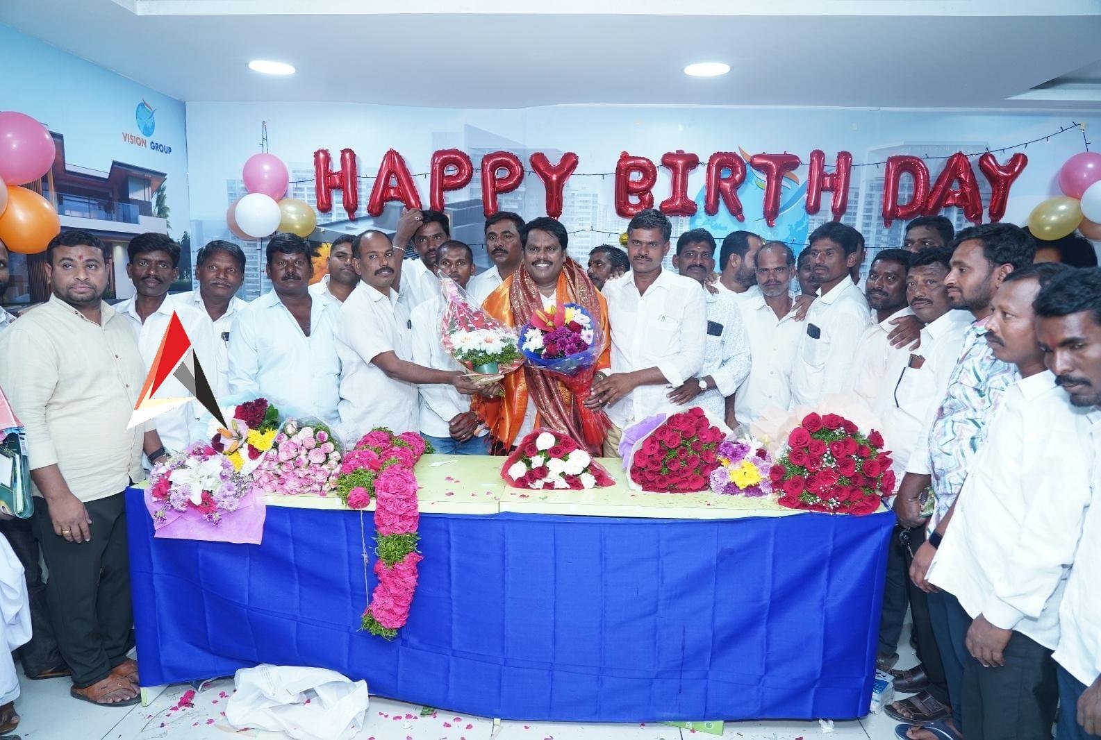 తీస్ మార్ ఖాన్ నిర్మాత బర్త్ డే సెలెబ్రేషన్స్