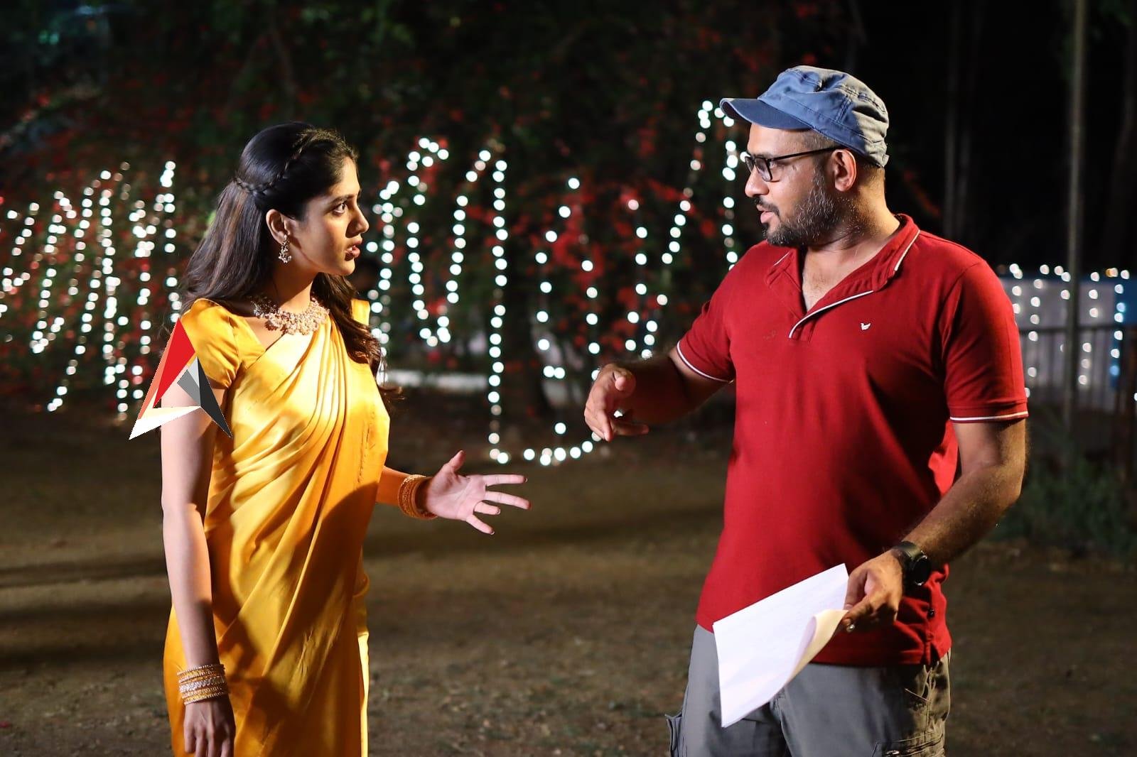 చాందినీ చౌదరి యేవమ్ లోగో