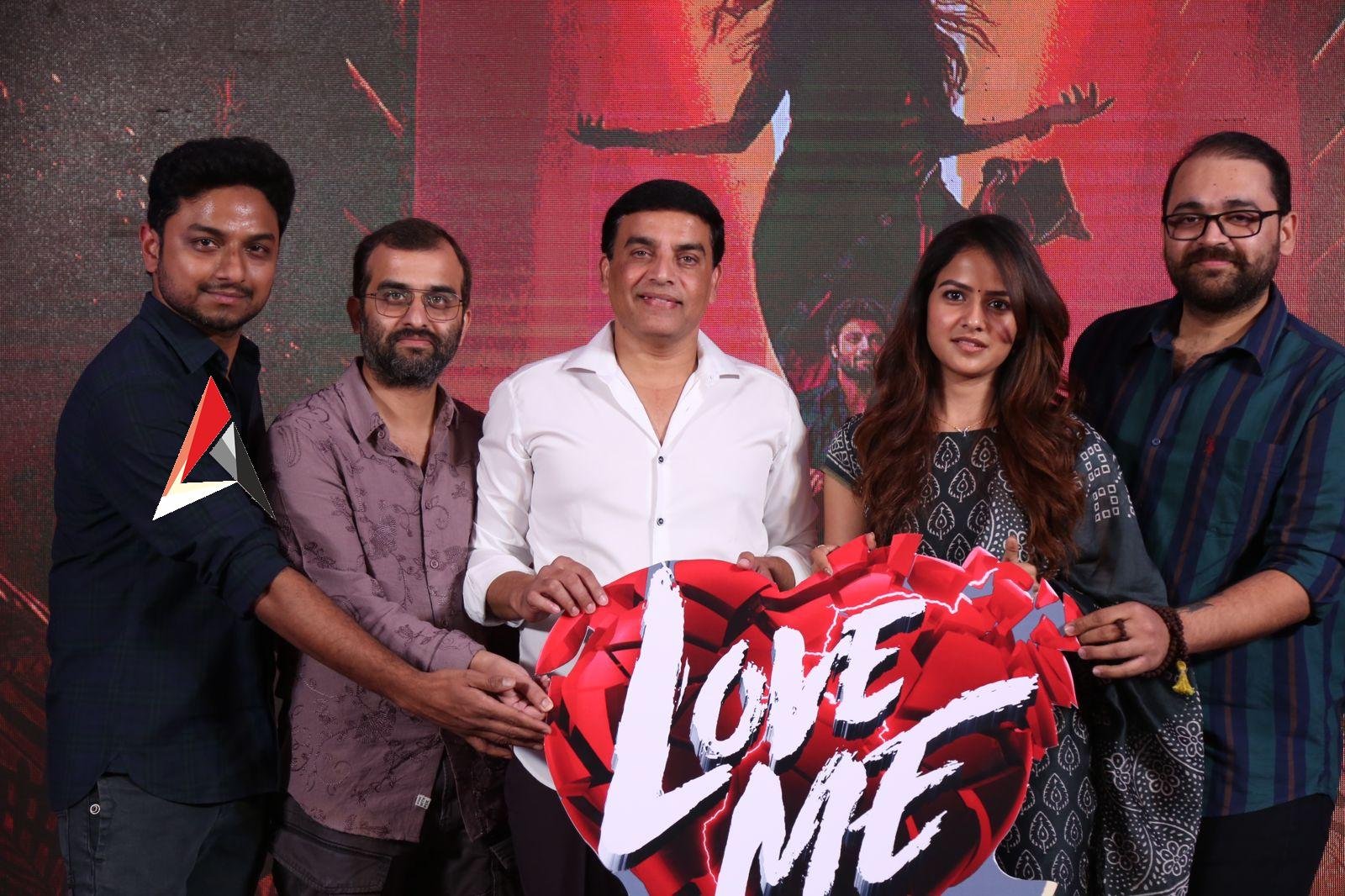 ఆర్య వైబ్స్ కనిపించాయ్.. లవ్ మీ టైటిల్ లాంచ్లో దిల్ రాజు