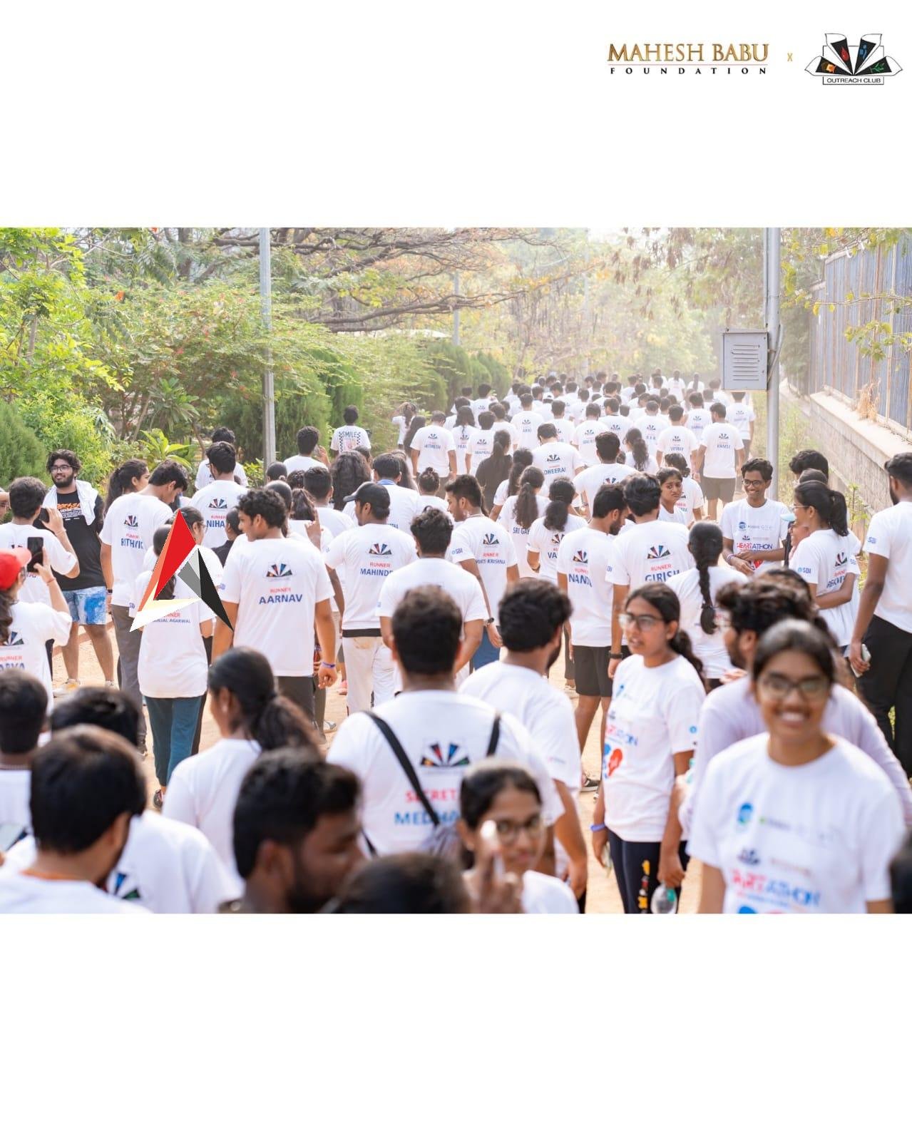 మహేష్ బాబు ఫౌండేషన్ మరియు ఔట్రీచ్ క్లబ్ కలిసి “గుండె జబ్బులతో పోరాడుతున్న పిల్లలకు మద్దతుగా” సుమారు 300 మంది రన్ లో పాల్గొన్నారు