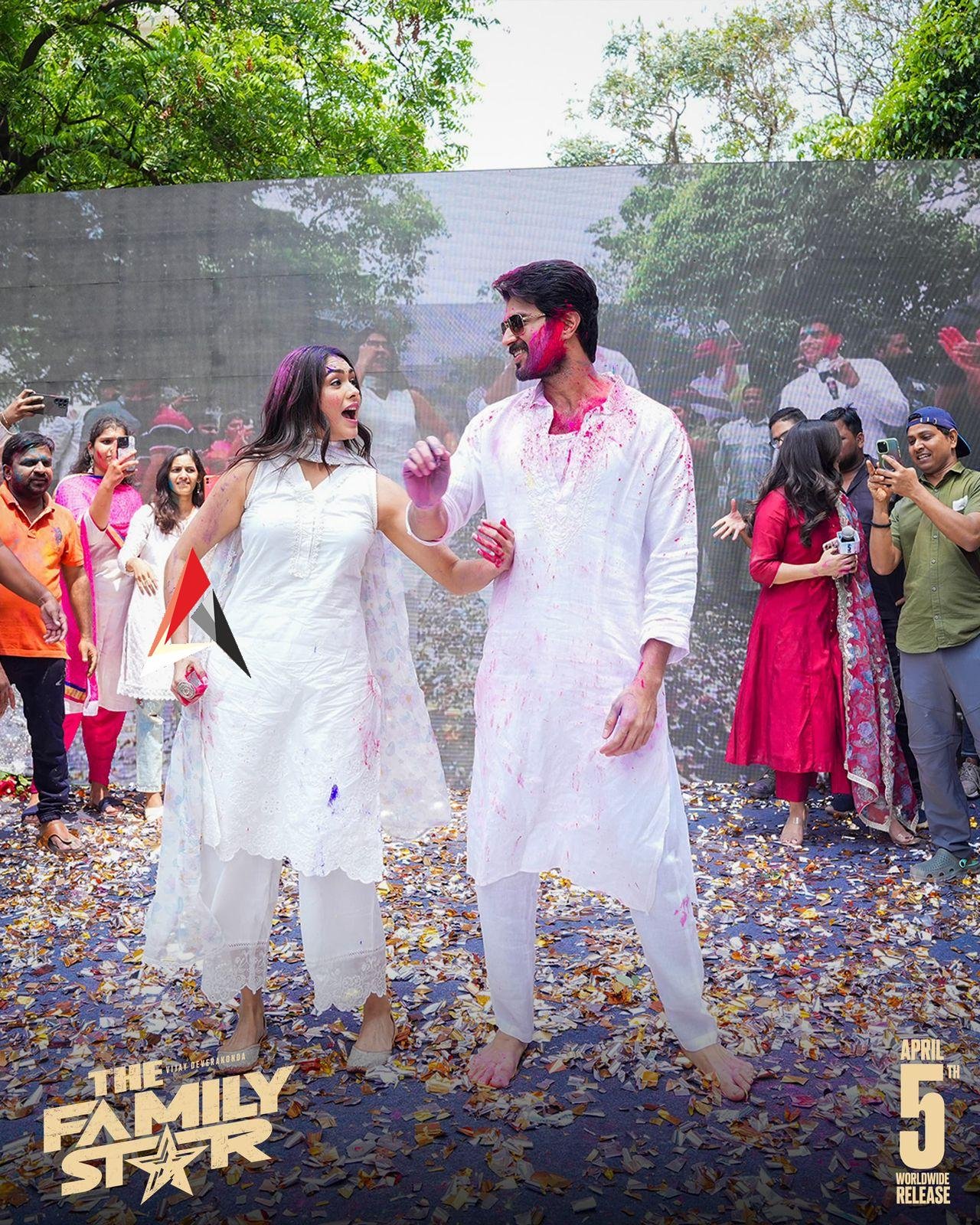 హోళీ సెలెబ్రేషన్స్ లో ఫ్యామిలీస్ తో థర్డ్ సింగిల్ “ మధురము కదా “ లిరికల్ సాంగ్ లాంచ్ చేసిన ఫ్యామిలీ స్టార్ టీం