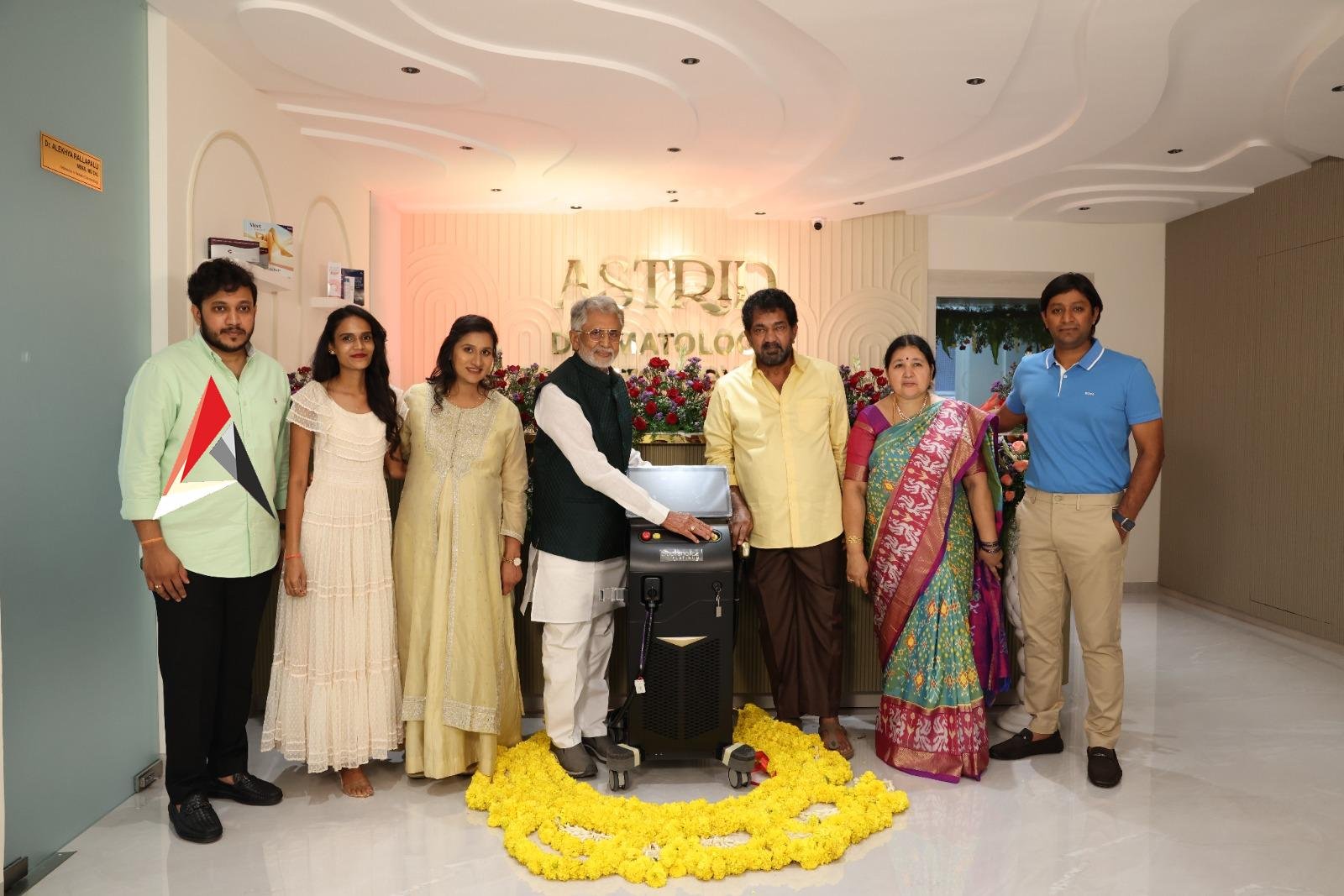 డాక్టర్ అలేఖ్య రాళ్లపల్లి ఆధ్వర్యంలో నిర్వహిస్తున్న ‘ఆస్ట్రిడ్ డెర్మటాలజీ, కాస్మొటాలజీ క్లినిక్’ ప్రారంభించిన ప్రముఖ నటులు, నిర్మాత మురళీ మోహన్