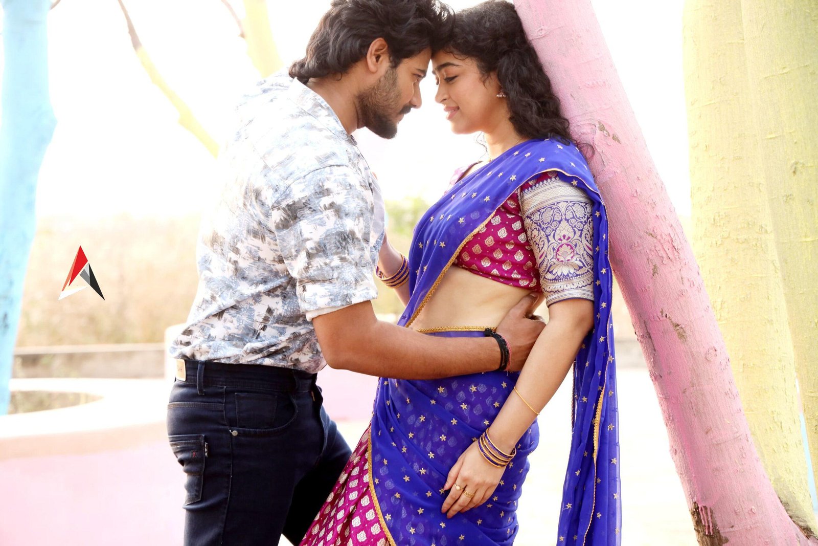 ఆకట్టుకుంటోన్న అప్సరా రాణి ‘రాచరికం’ నుంచి ‘ఏం మాయని’ అంటూ సాగే రొమాంటిక్, మెలోడీ పాట