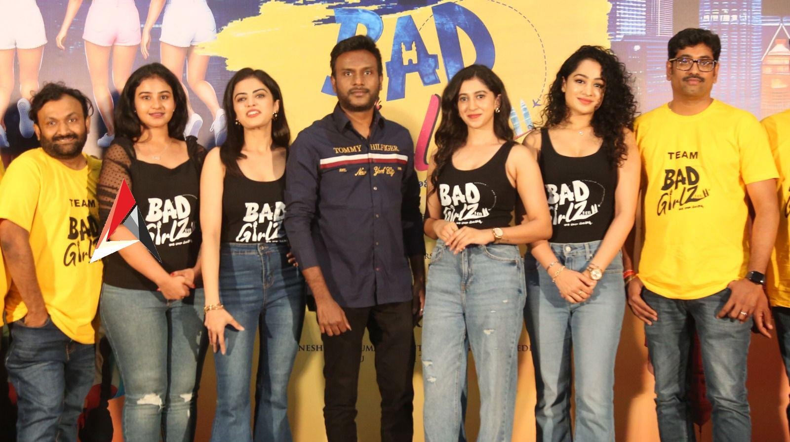 అమ్మాయిలను అమ్మోరులా పెంచాలని చెప్పే సినిమా ‘బ్యాడ్ గాళ్స్’: డైరెక్టర్ మున్నా